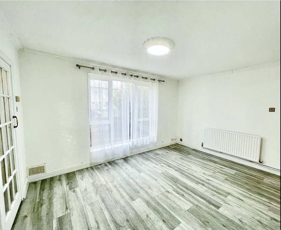 Property photo 3 of 7 Picture No. 08