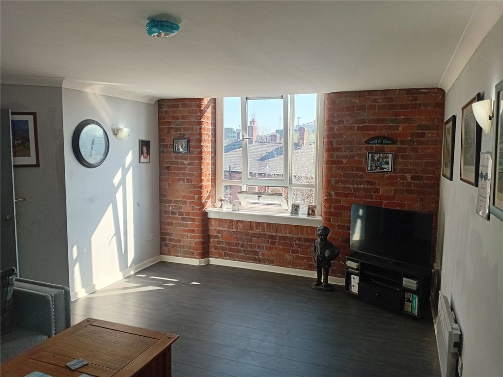 Property photo 3 of 12 Living Room