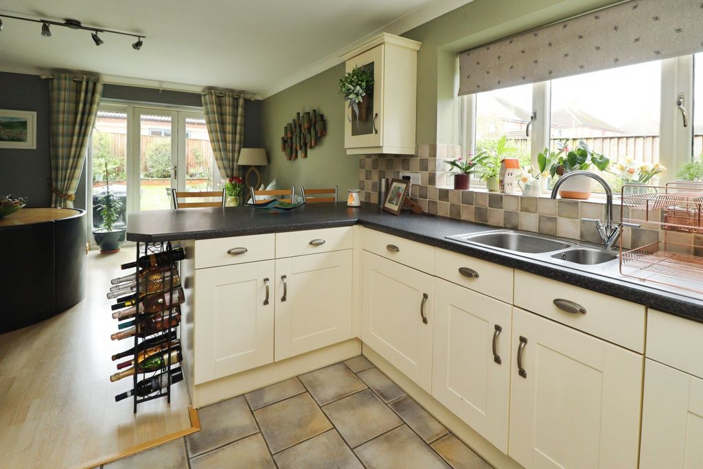 Property photo 2 of 29