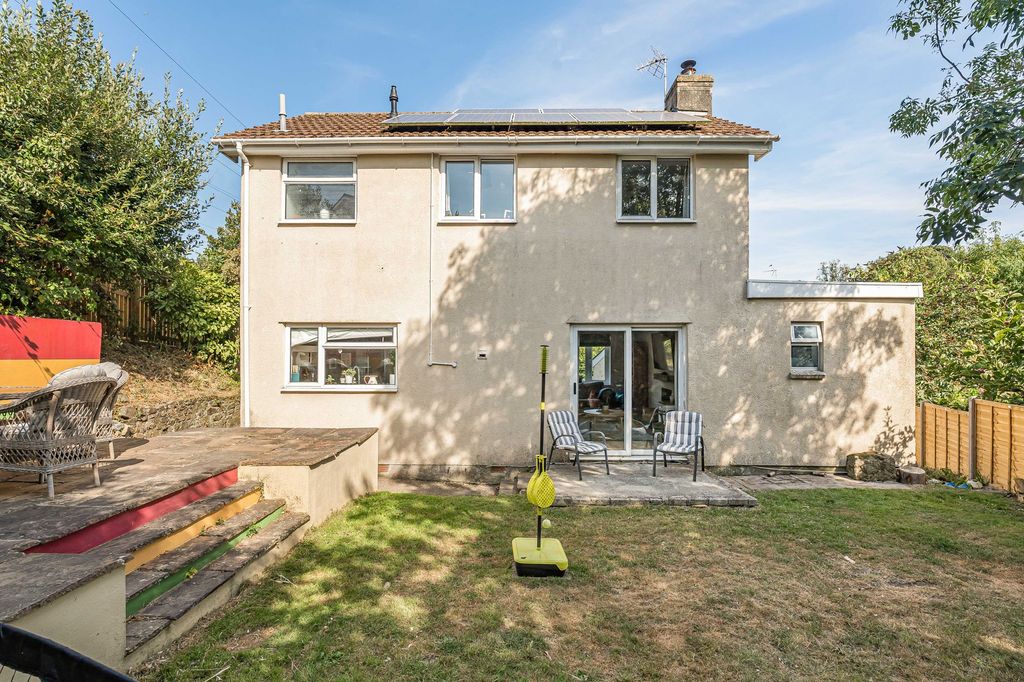 Property photo 2 of 21