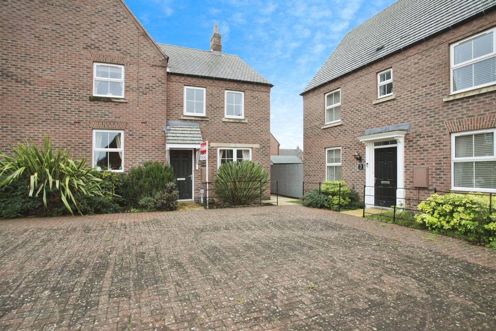 Property photo 2 of 22