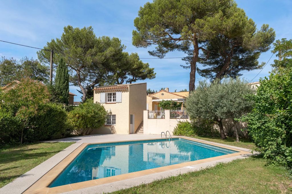 Property photo 3 of 28