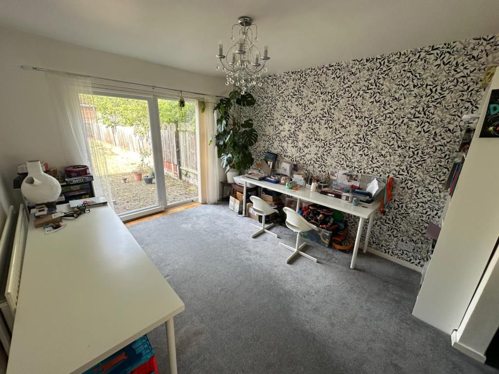 Property photo 3 of 11 Dining Area