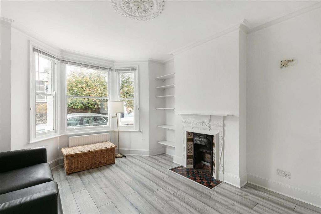 Property photo 2 of 8