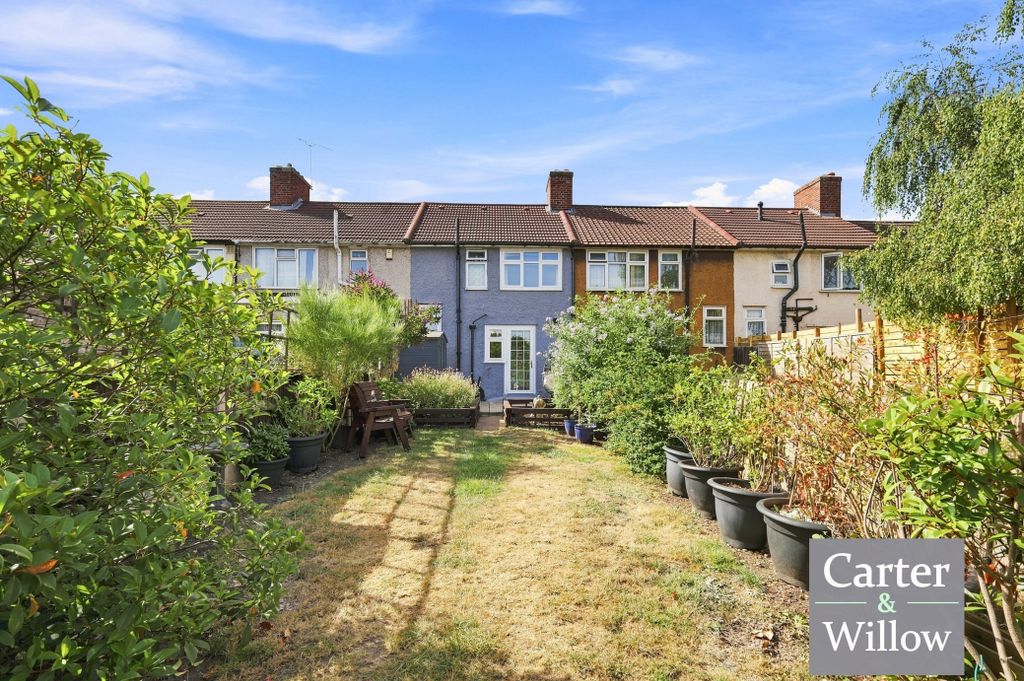 Property photo 2 of 17