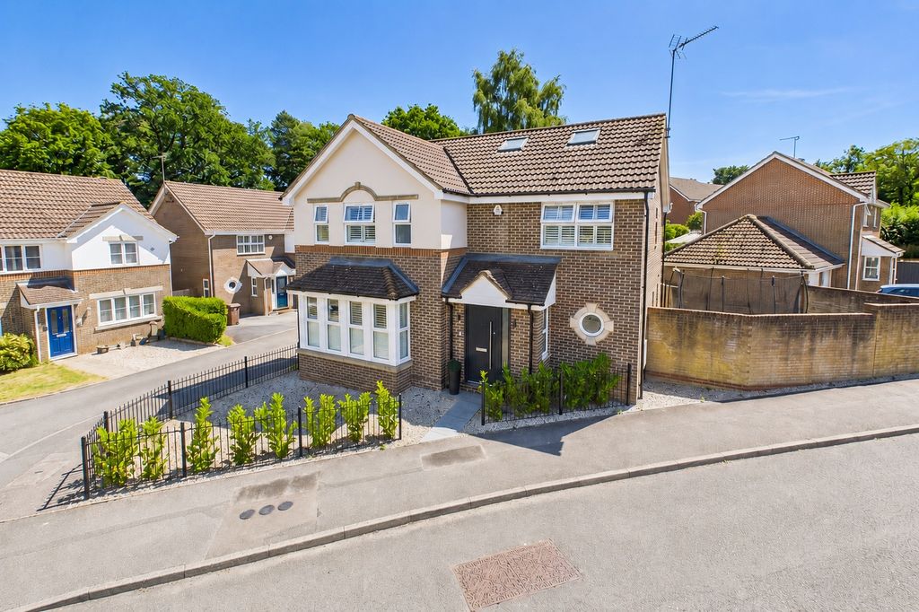 Property photo 1 of 28 Picture No. 74