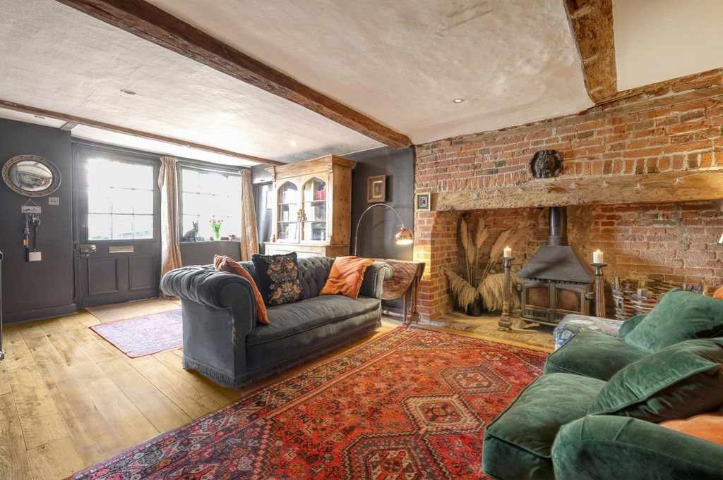 Property photo 2 of 20 Living Room