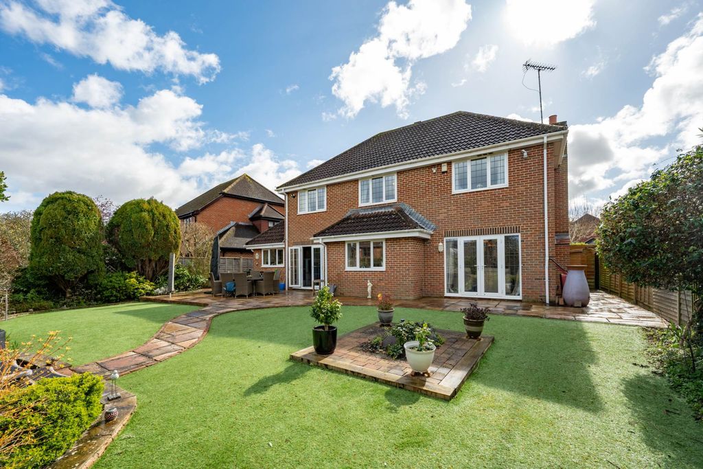 Property photo 2 of 31