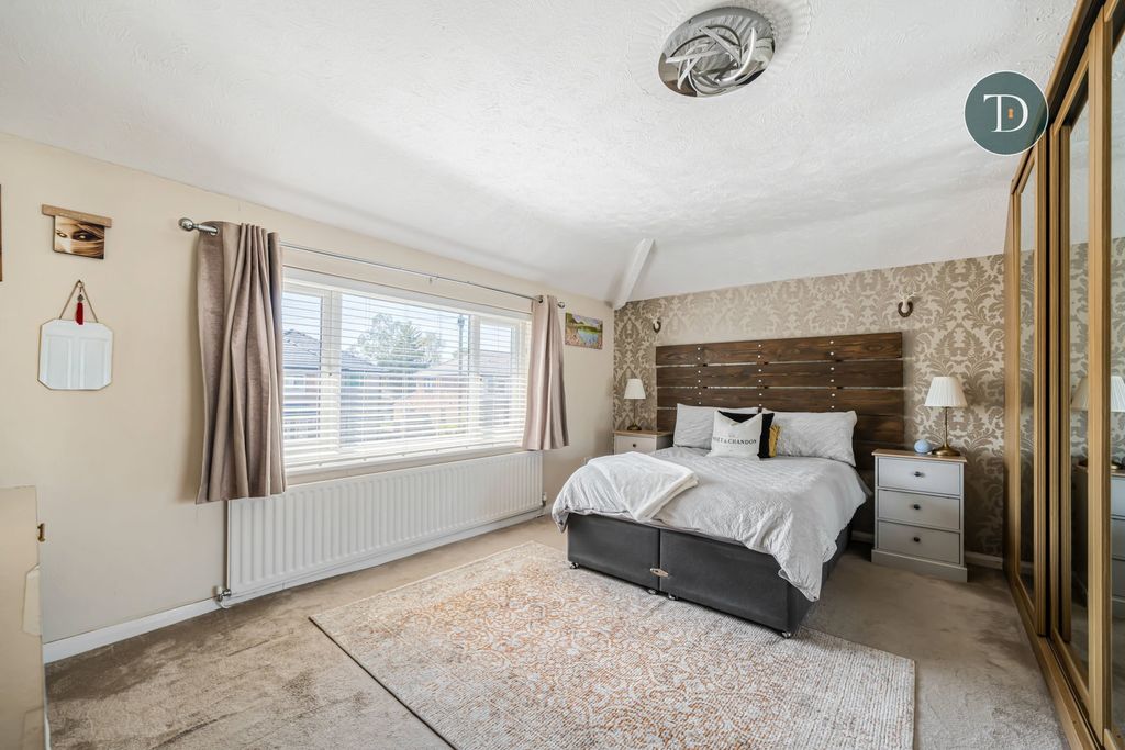 Property photo 3 of 42