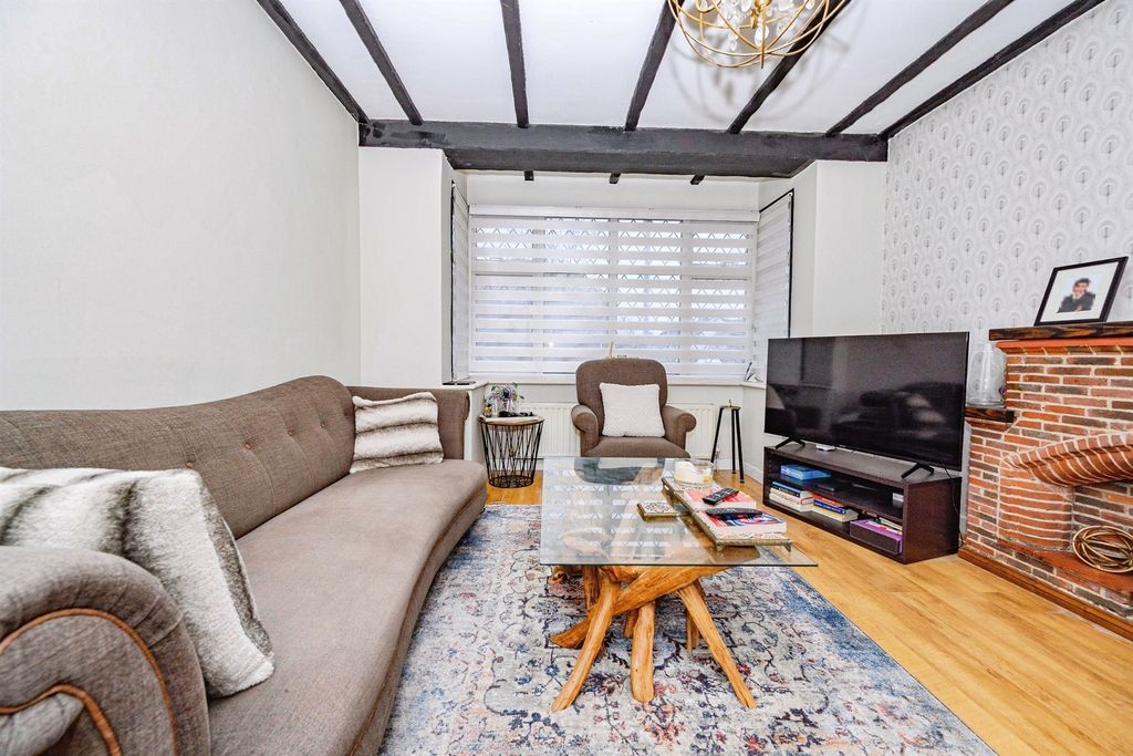 Property photo 3 of 20