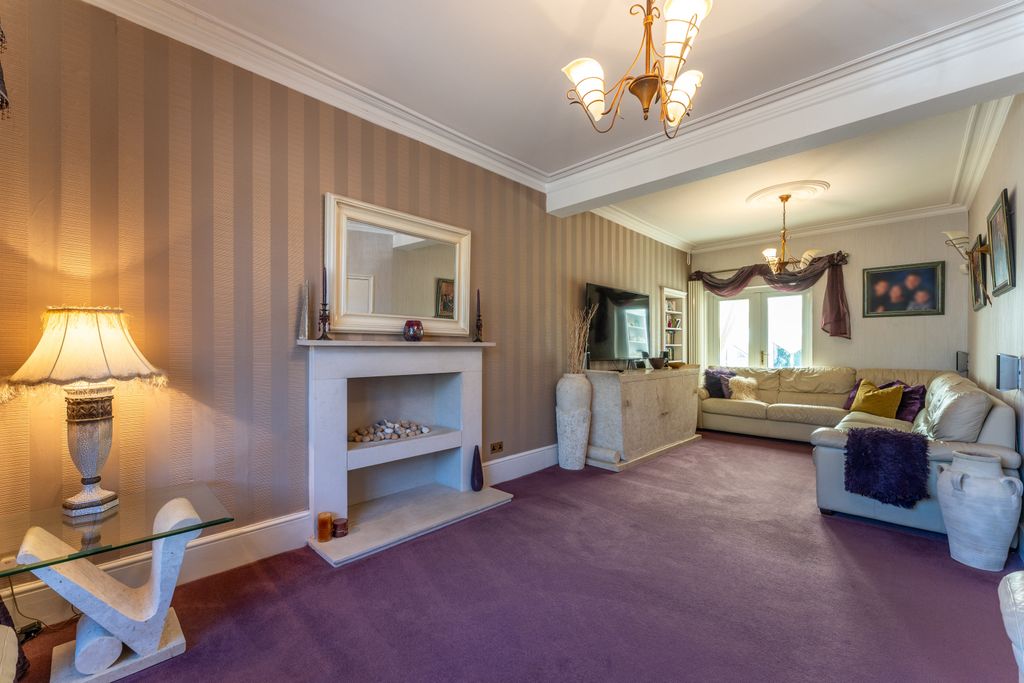 Property photo 3 of 22 827 Hertford Road, Enfield, En3 6Ug -2