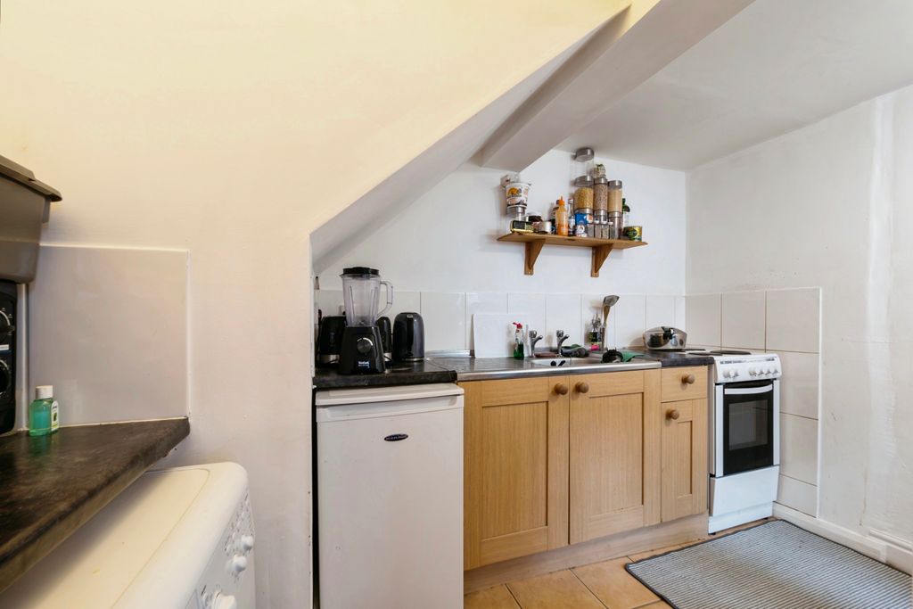 Property photo 3 of 12 Flat 1 - Kitchen