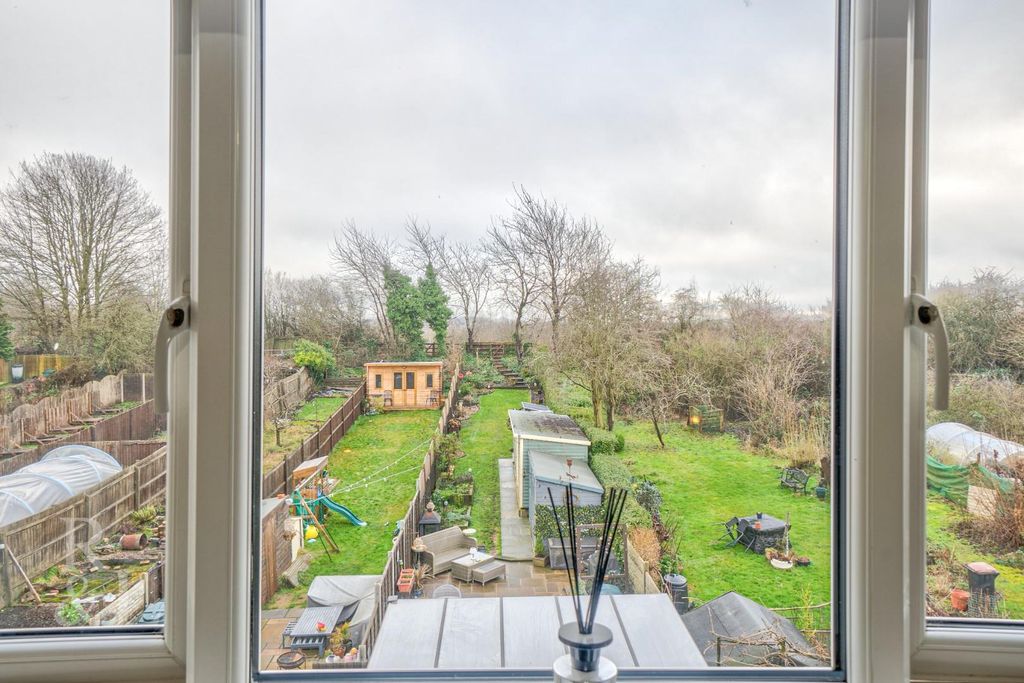 Property photo 2 of 31 169 Occupation Road (9).Jpg