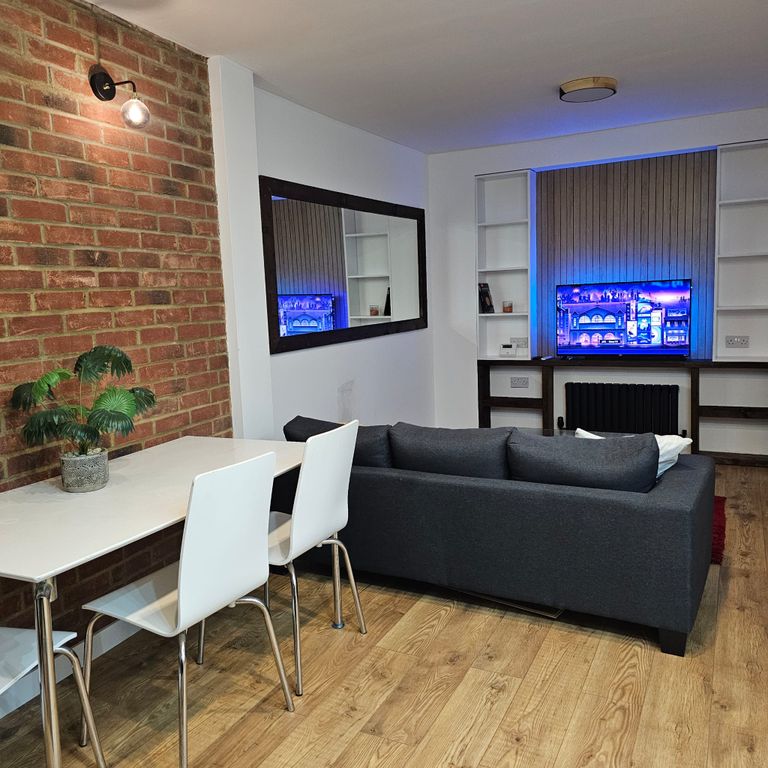 Property photo 1 of 12 Living Room