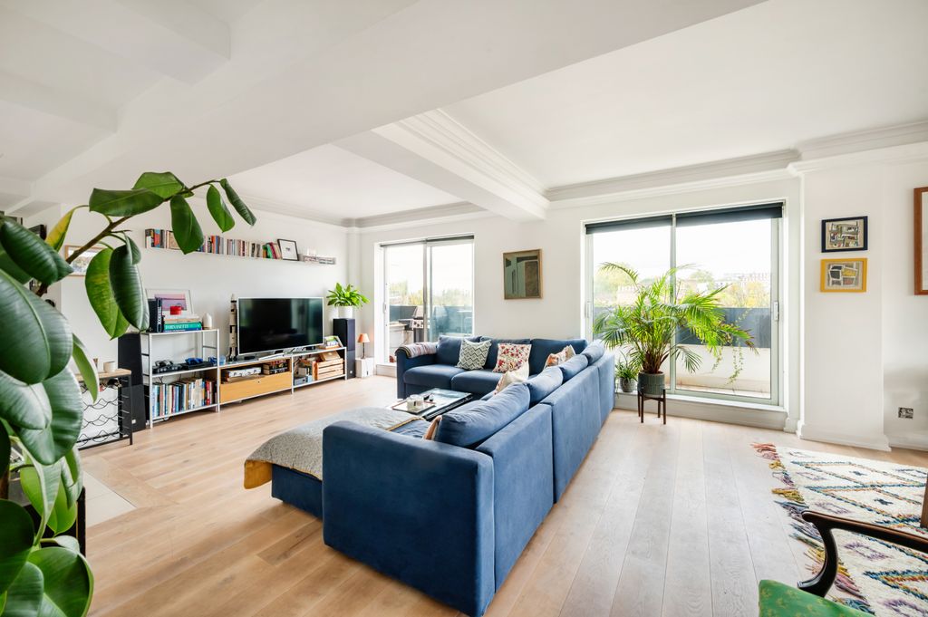 Property photo 1 of 38