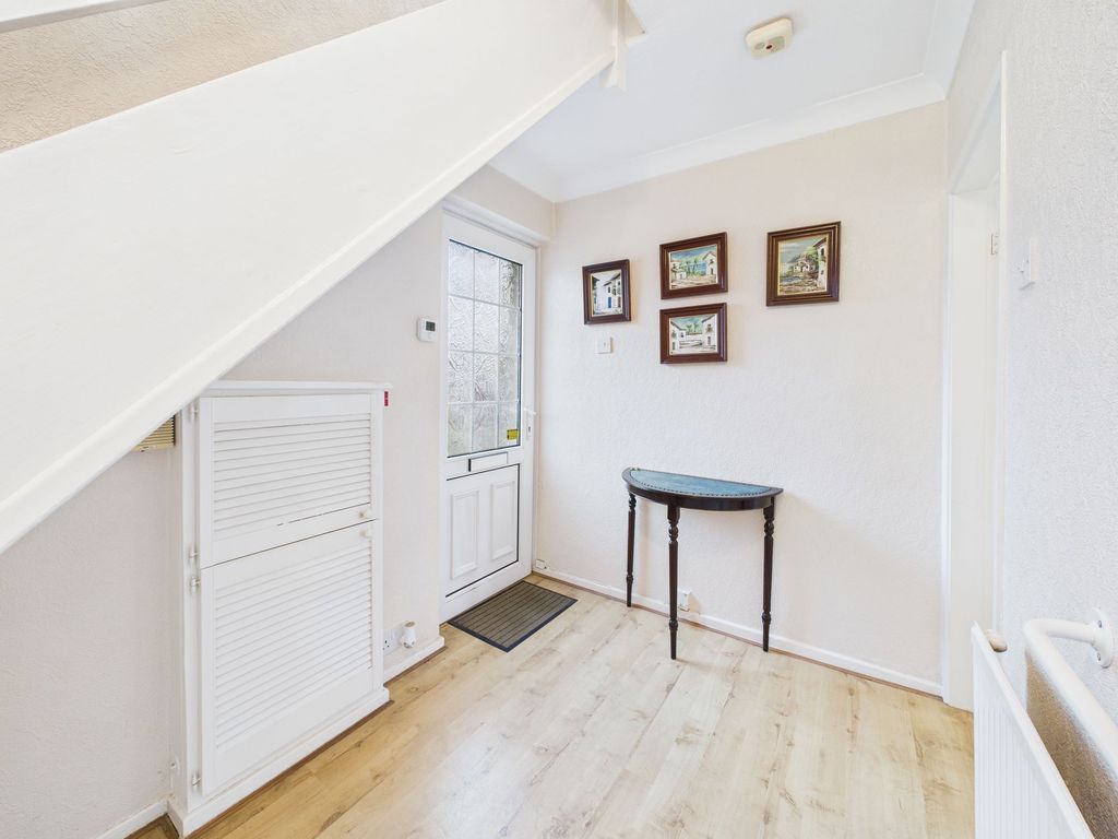 Property photo 2 of 15 Hallway