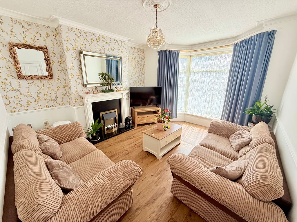 Property photo 2 of 17