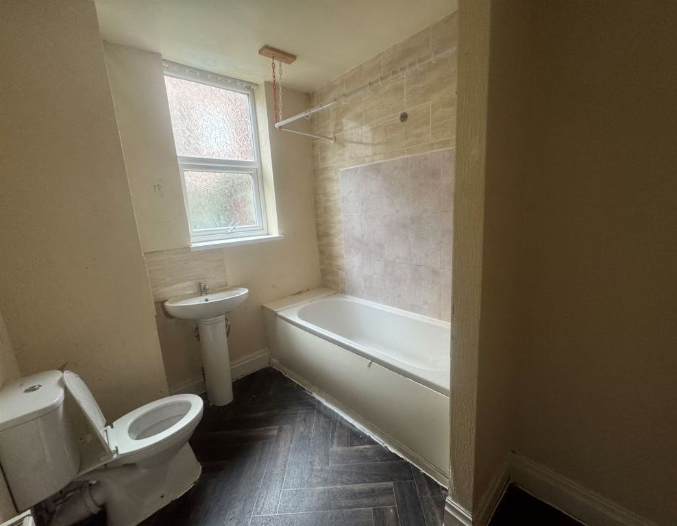 Property photo 2 of 18