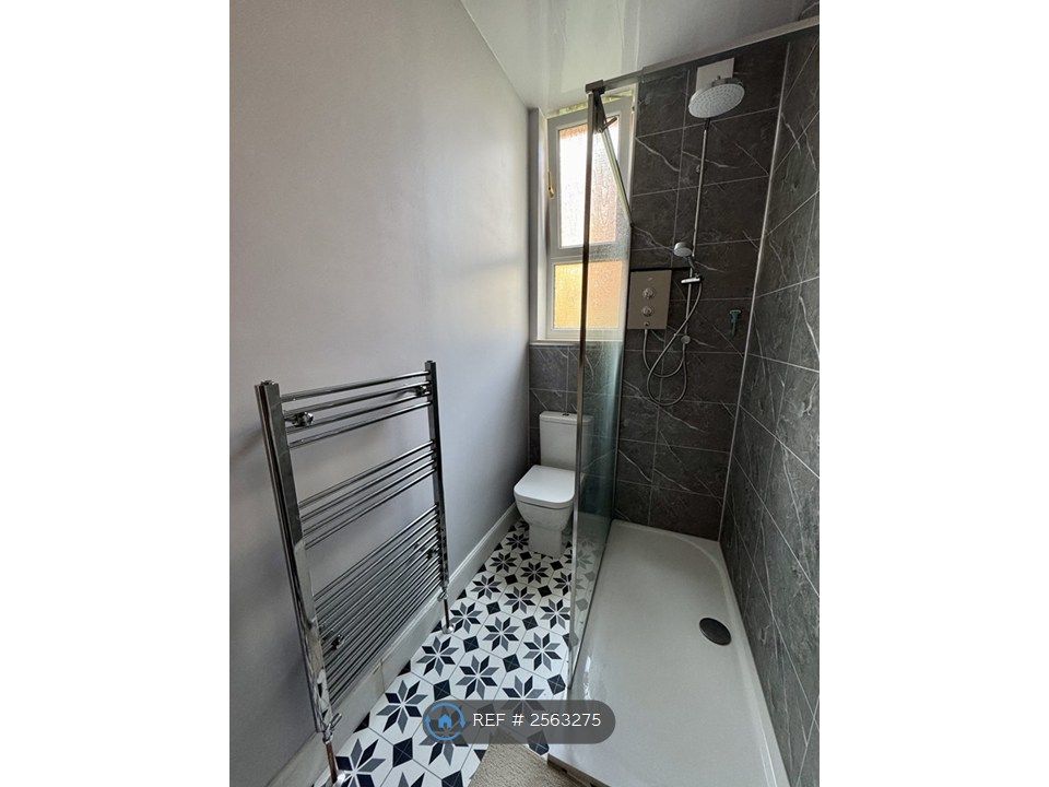 Property photo 2 of 15 Bathroom