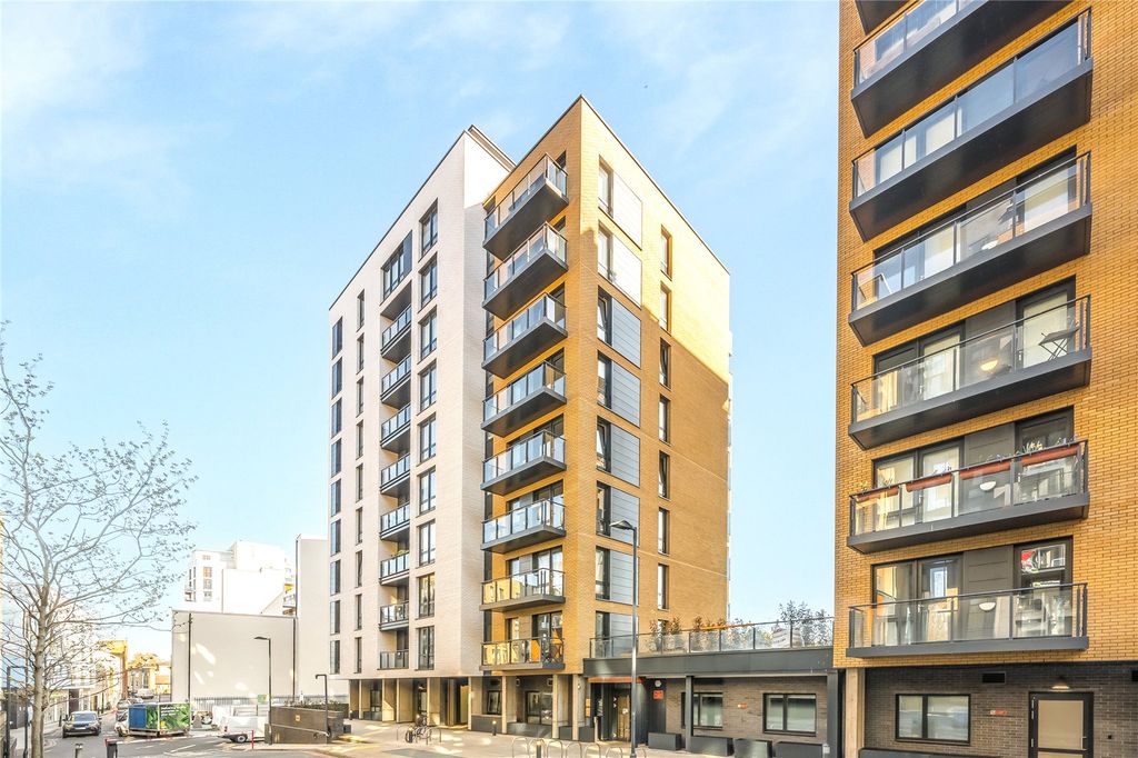 Property photo 1 of 8 Exterior