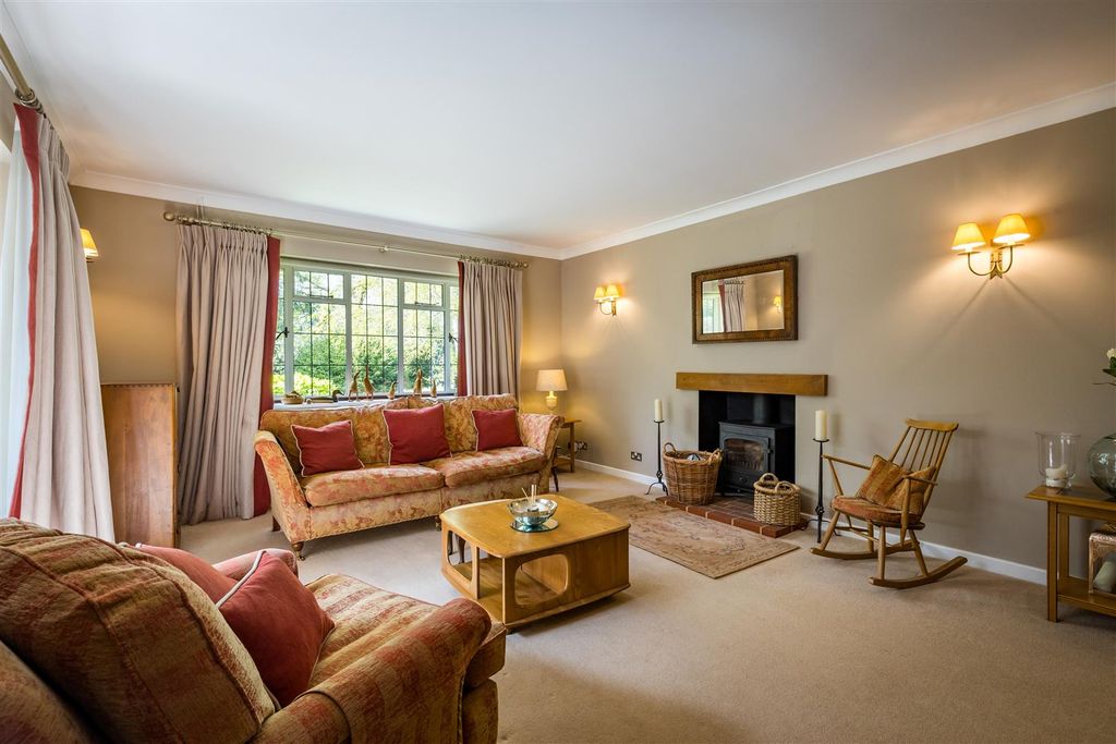 Property photo 3 of 32 Fairdale-9.Jpg