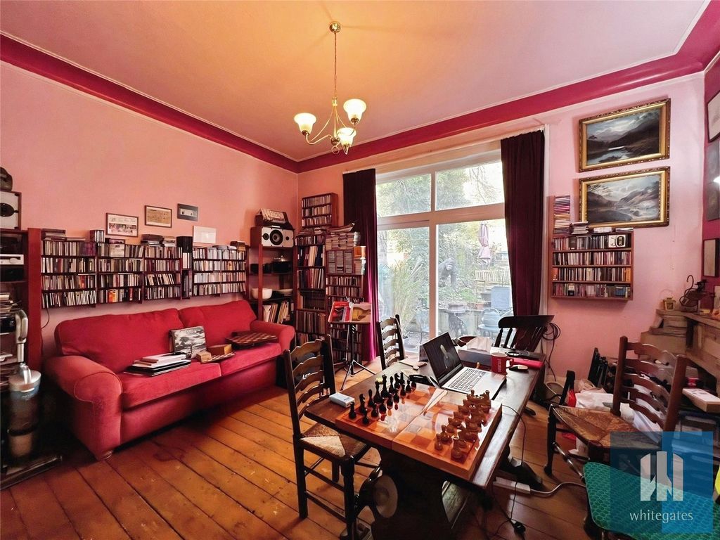 Property photo 3 of 25 Picture No. 10