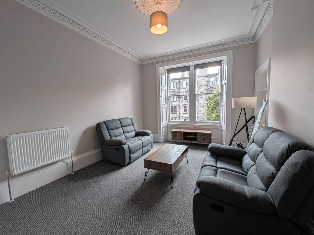 Property photo 2 of 12 Liv 2