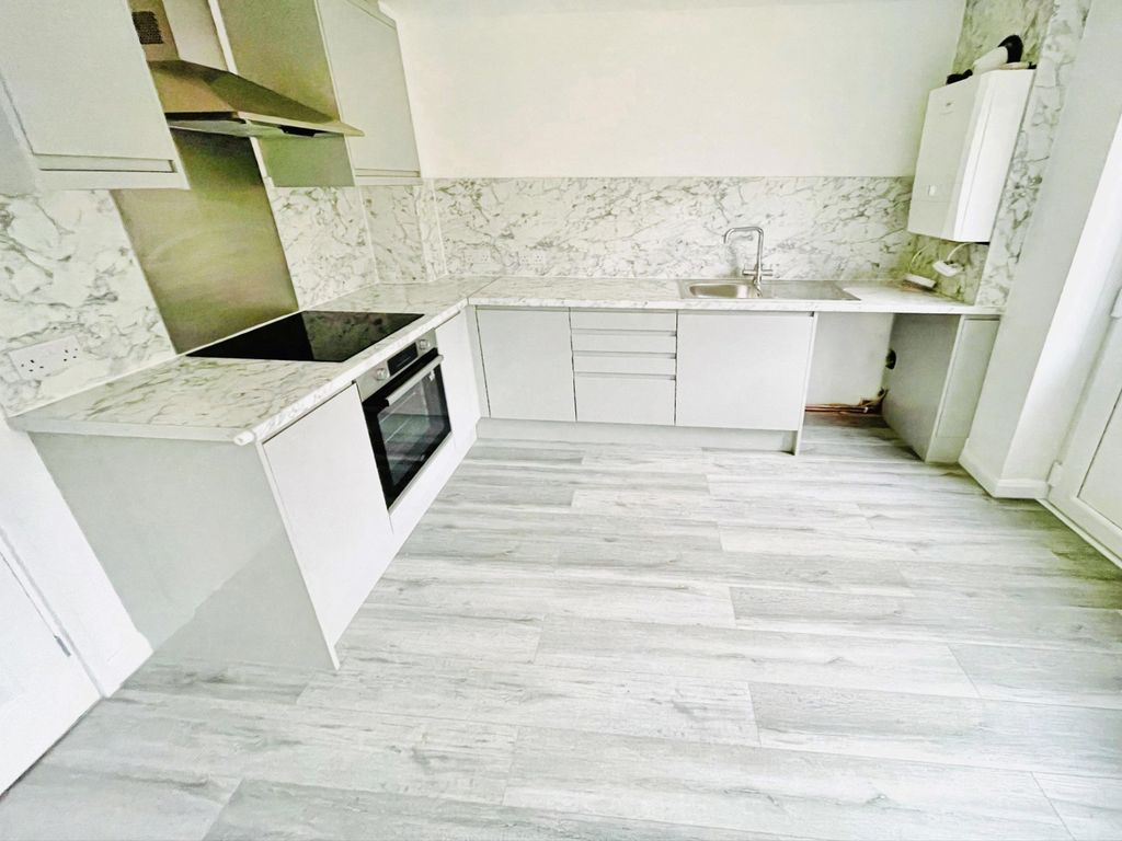 Property photo 3 of 10 Image