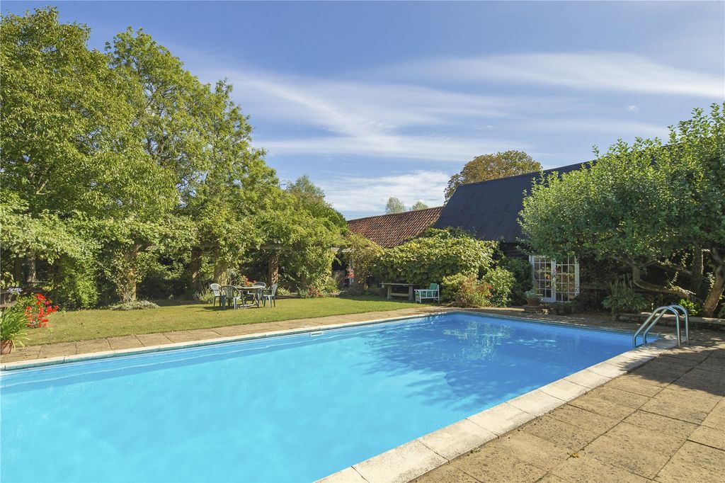 Property photo 3 of 18 Swimming Pool