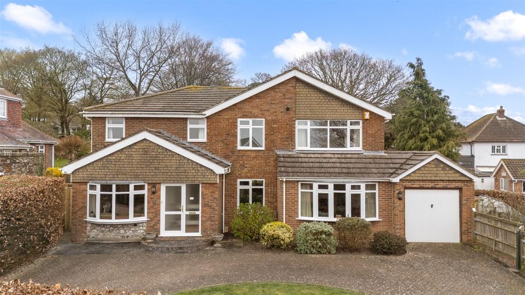 Property photo 1 of 28 Furze Close, 12-025.Jpg