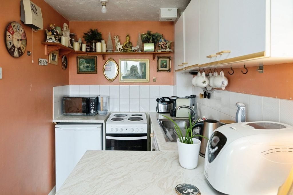Property photo 3 of 13