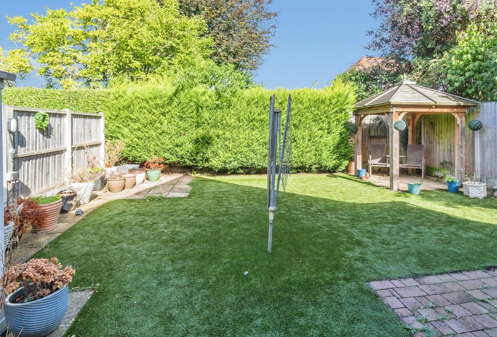 Property photo 3 of 25