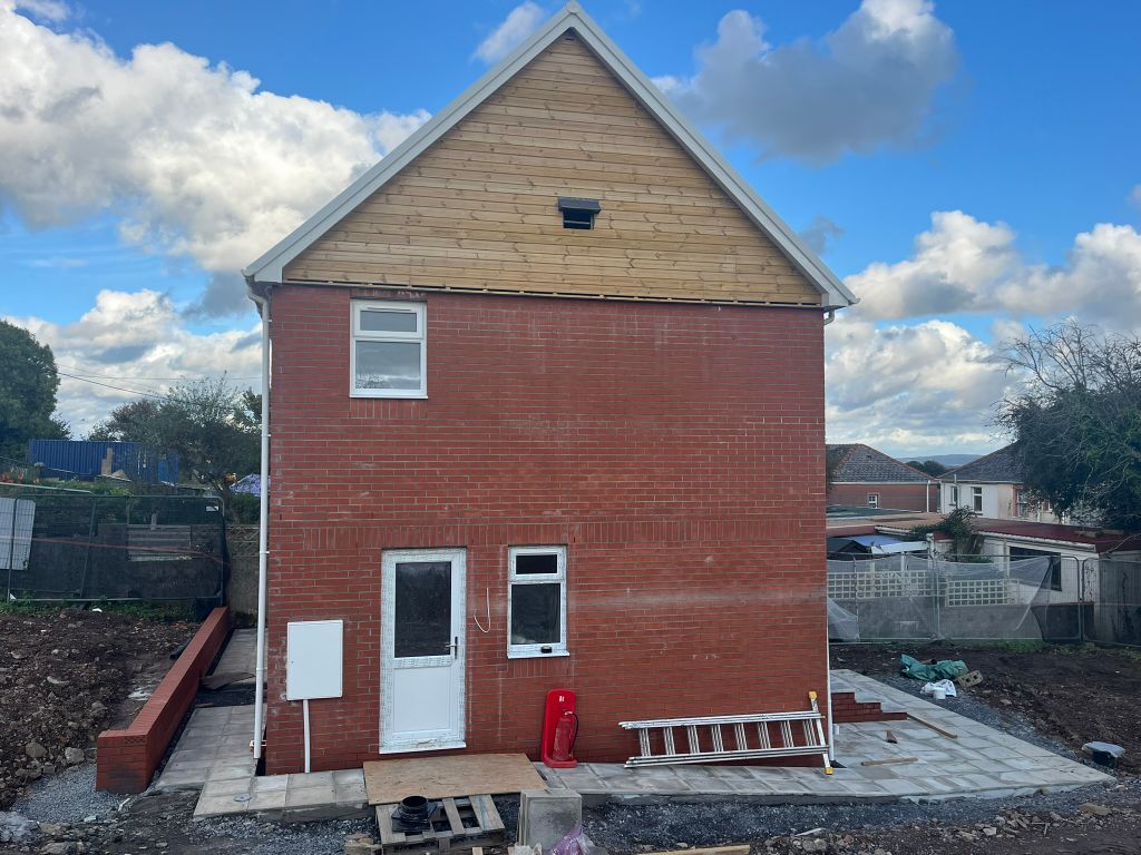 Property photo 2 of 5 Side Elevation