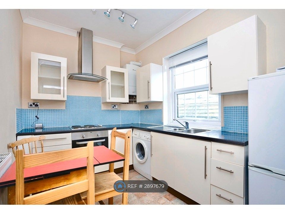 Property photo 3 of 8 Kitchen