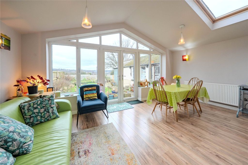 Property photo 2 of 27 Picture No. 02