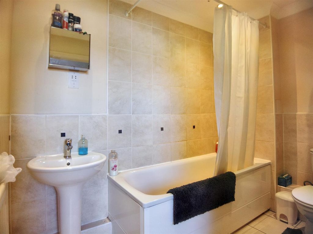 Property photo 3 of 5 E9B845F1-333B-45B2-A2c1-264c6c5315E3.Jpeg