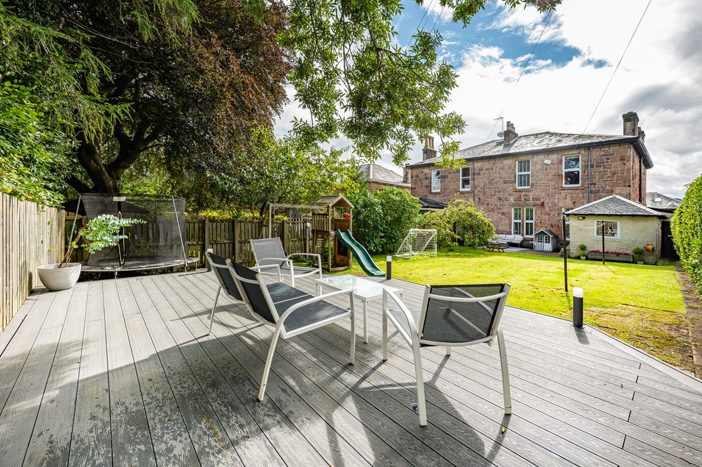 Property photo 2 of 64