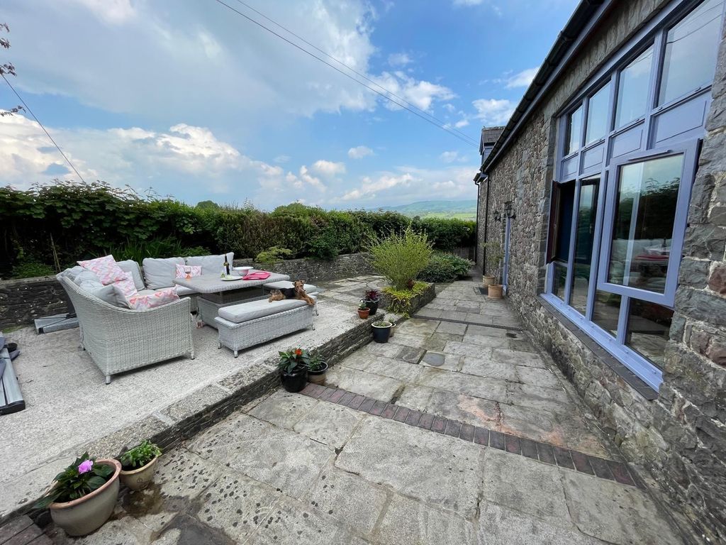 2 bed barn conversion for saleManordeilo, Llandeilo, Carmarthenshire. SA19 photo 4