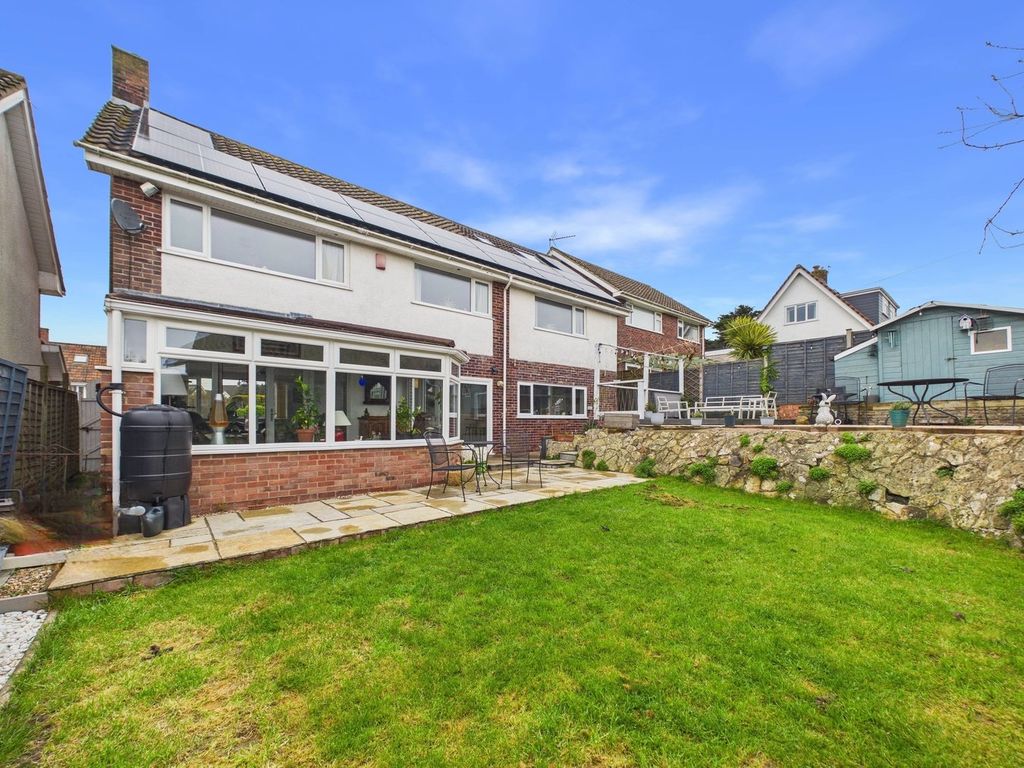 Property photo 2 of 31