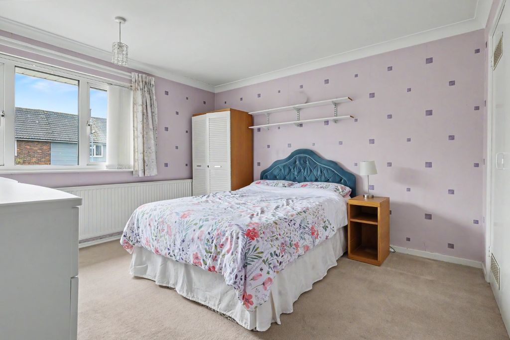 Property photo 2 of 13 5214493