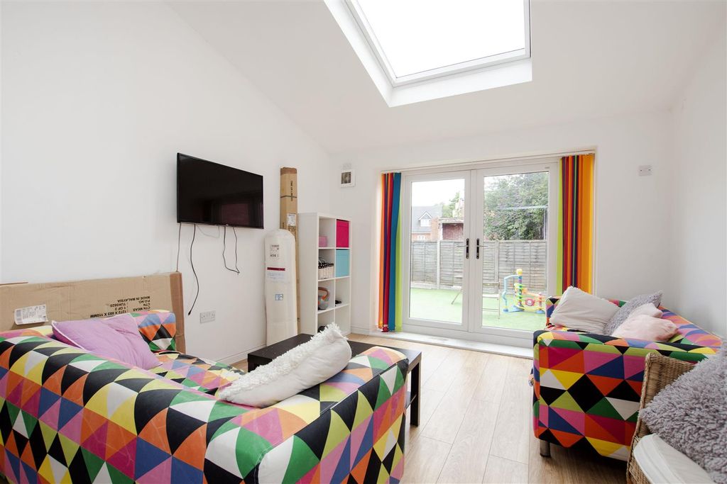 Property photo 1 of 10 Open Plan Kitchen/ L