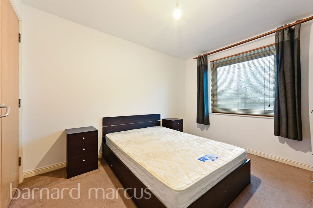 Property photo 2 of 8 Bedroom