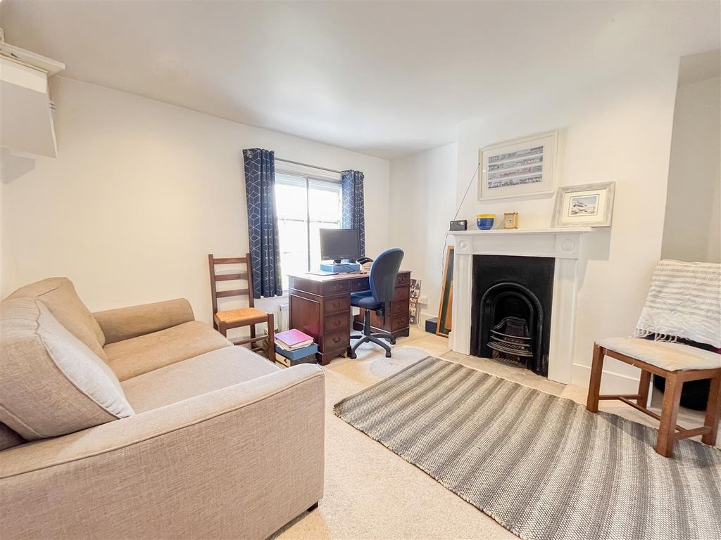 Property photo 2 of 19