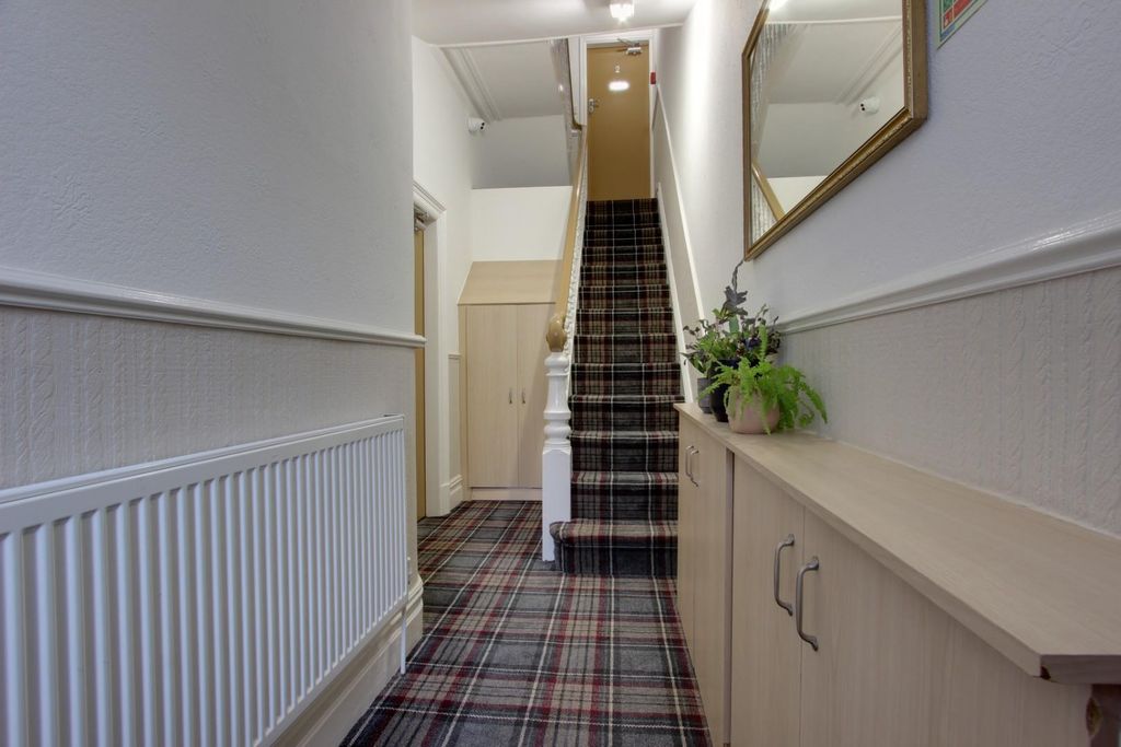 Property photo 2 of 23 Communal Entrance Hall