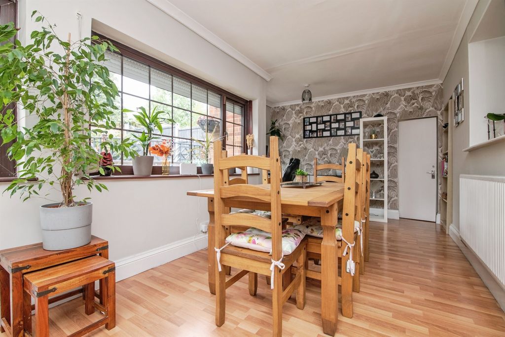 Additional image 6 of 3 bed semi-detached house for saleLeslie Rise, Tividale, Oldbury B69