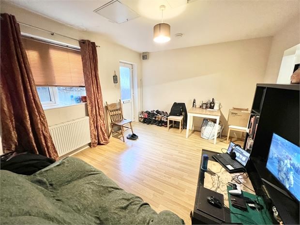 Property photo 3 of 9 Picture 3