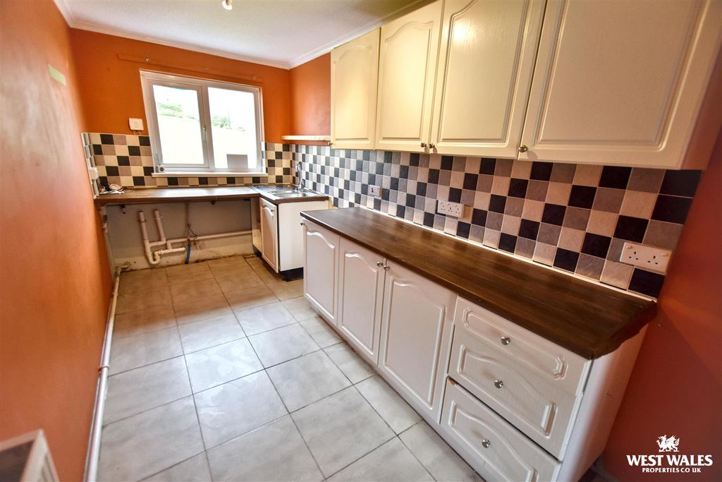 Property photo 3 of 24 14 (17).Jpg