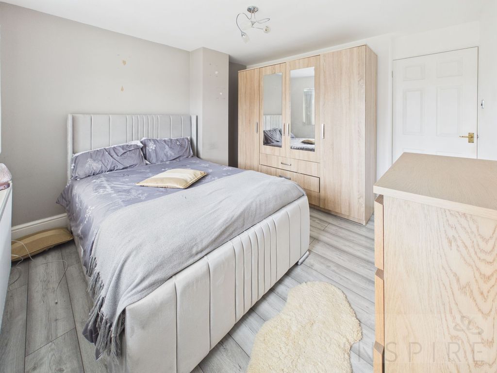 Property photo 3 of 38