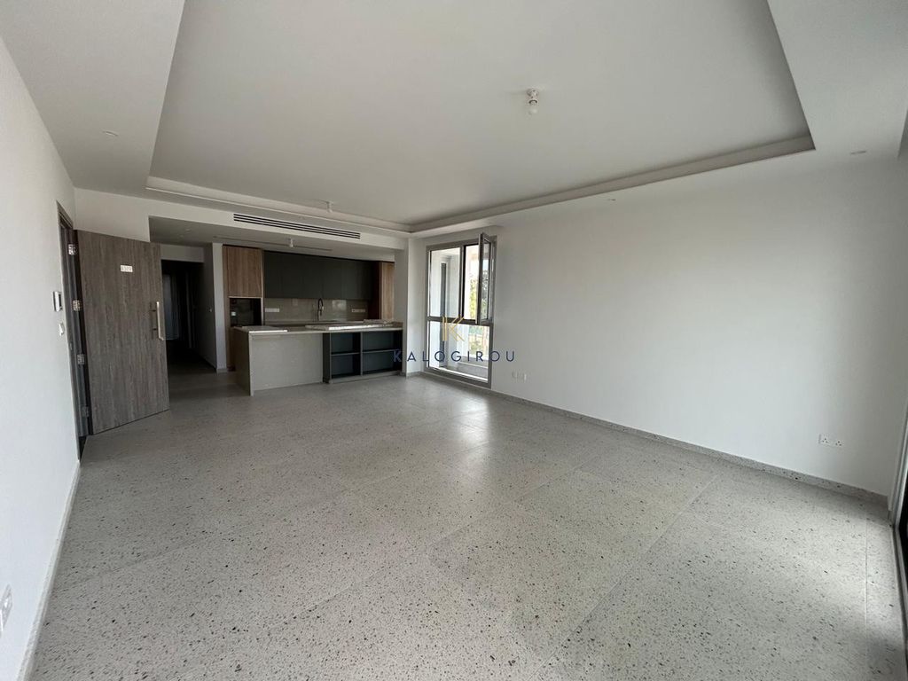 Property photo 2 of 33