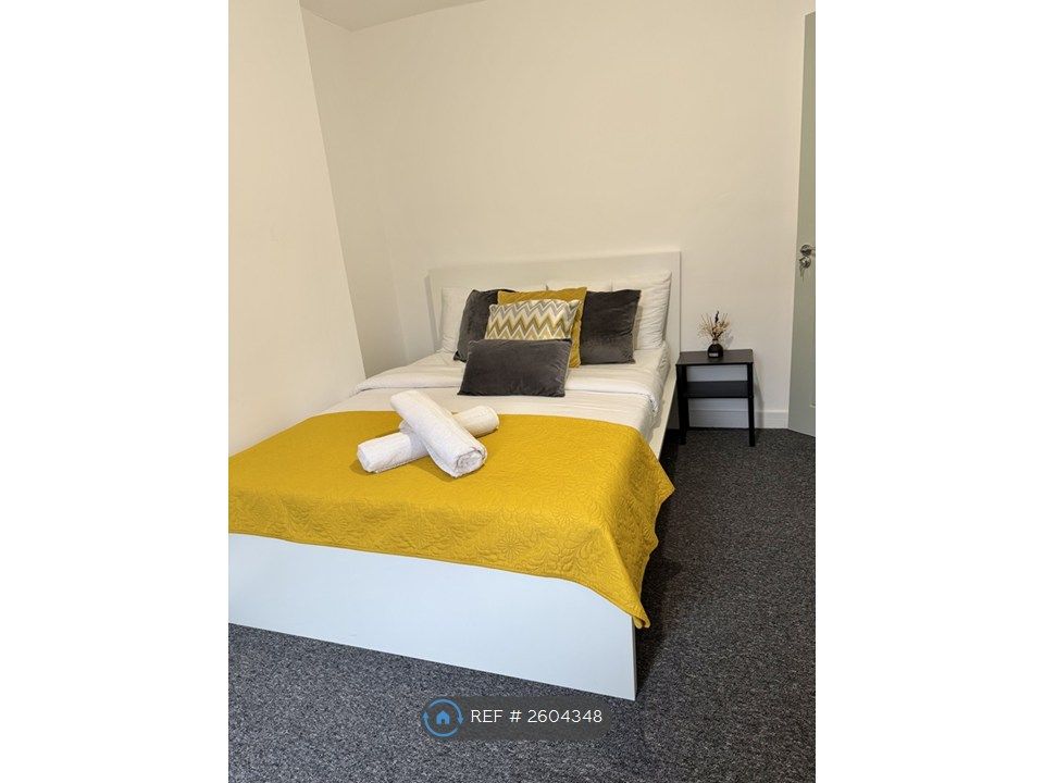 Property photo 1 of 32